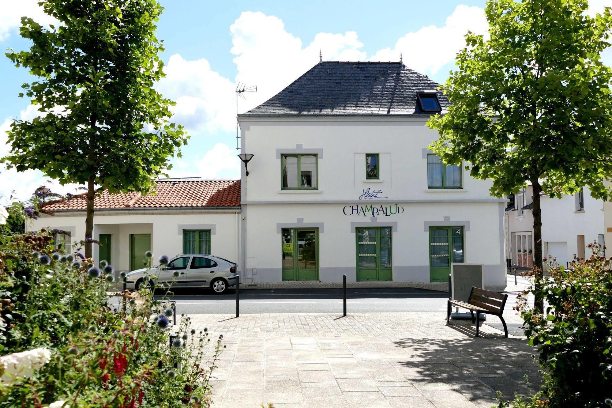 Logis Hotels Le Champalud Restaurant La Citadelle Oree-d'Anjou Екстериор снимка