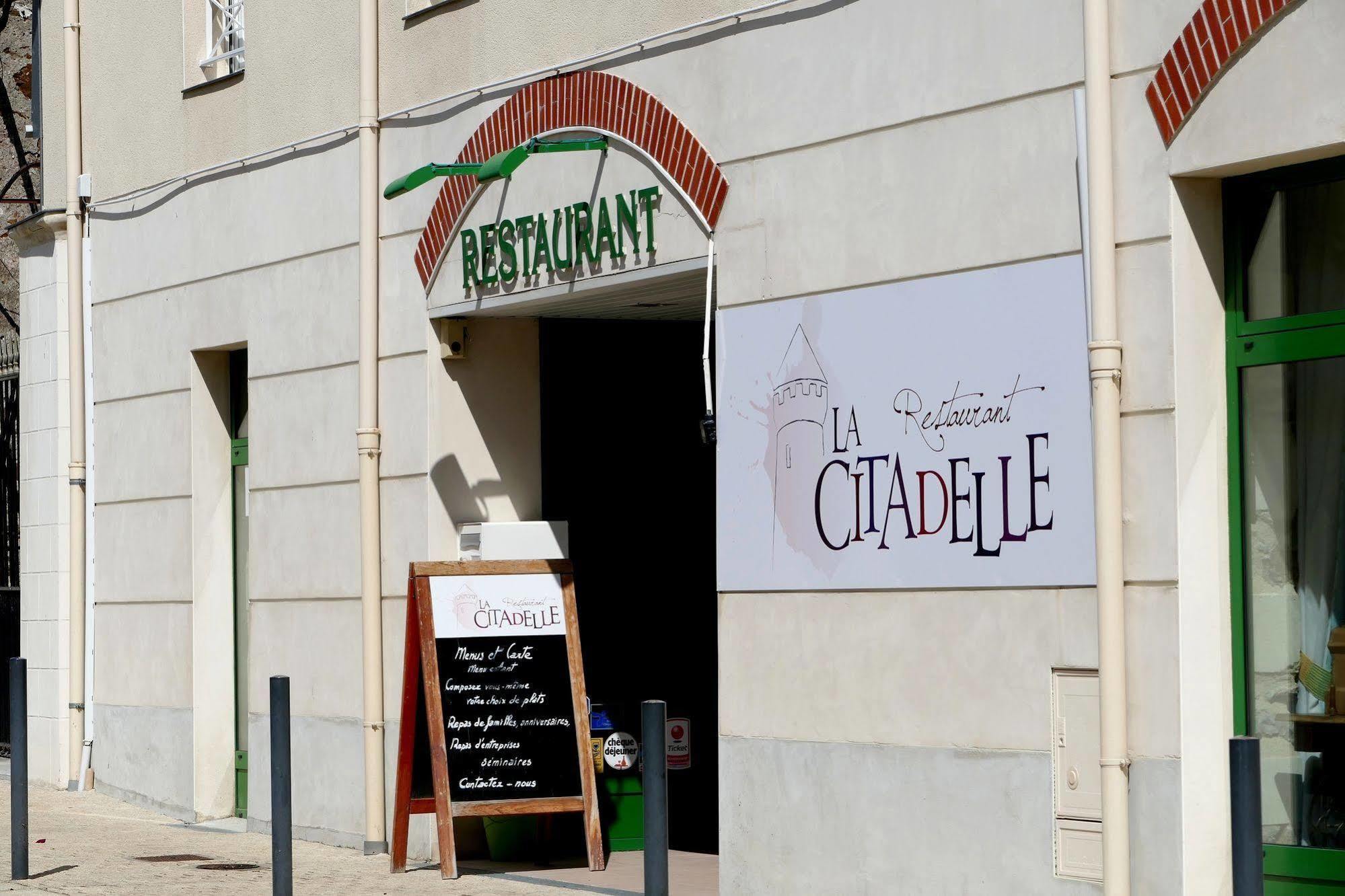 Logis Hotels Le Champalud Restaurant La Citadelle Oree-d'Anjou Екстериор снимка