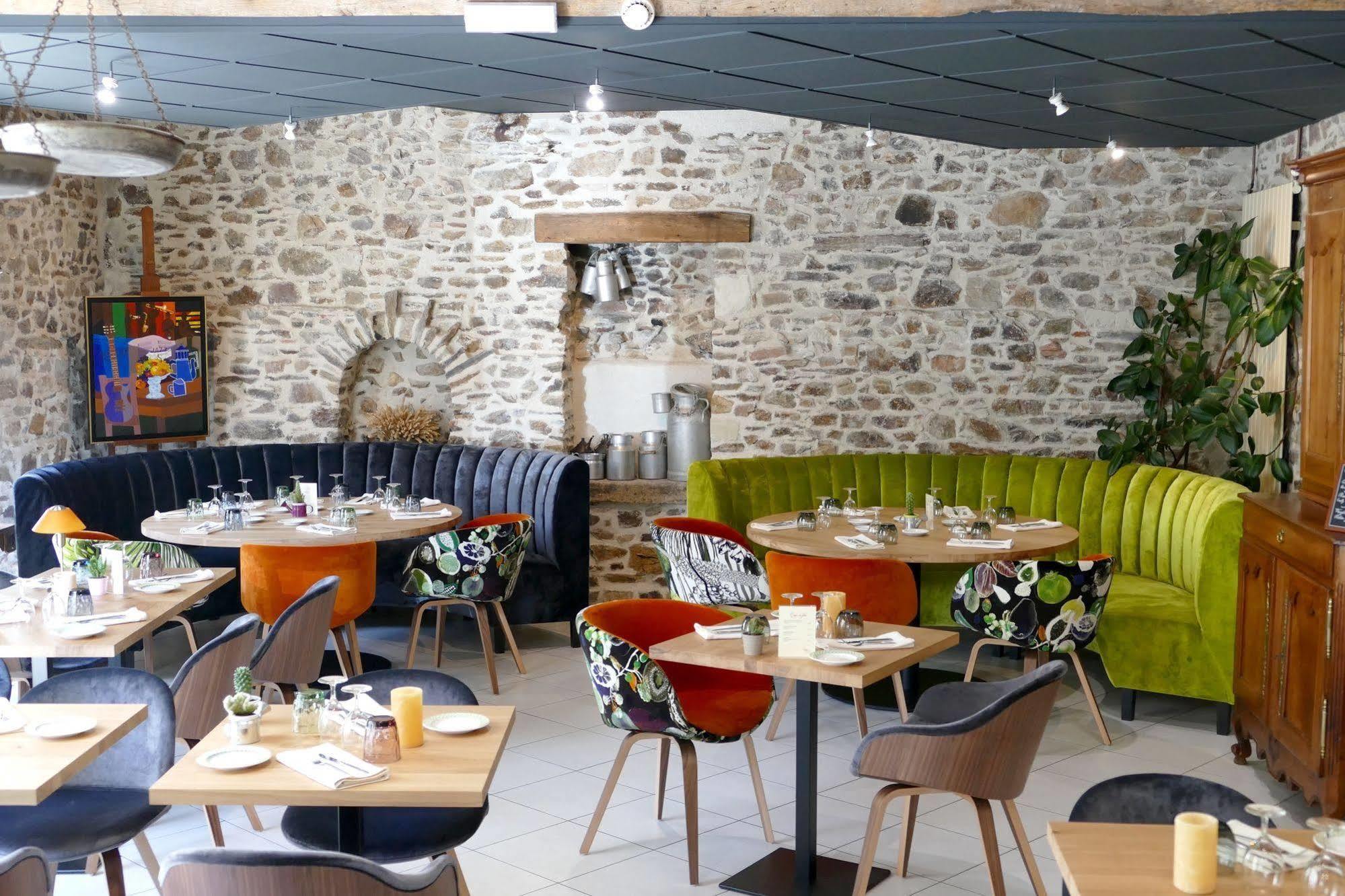 Logis Hotels Le Champalud Restaurant La Citadelle Oree-d'Anjou Екстериор снимка