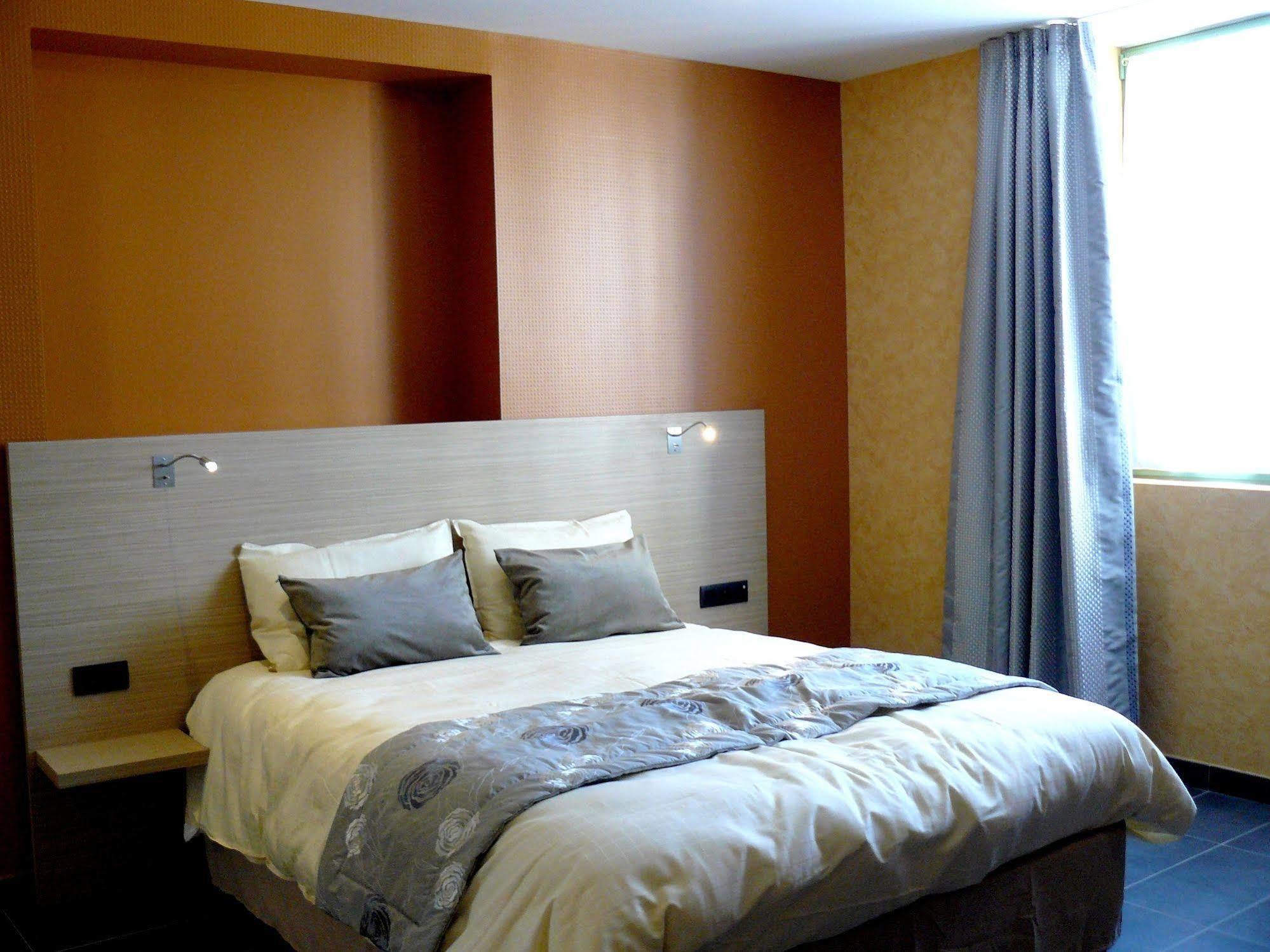 Logis Hotels Le Champalud Restaurant La Citadelle Oree-d'Anjou Екстериор снимка