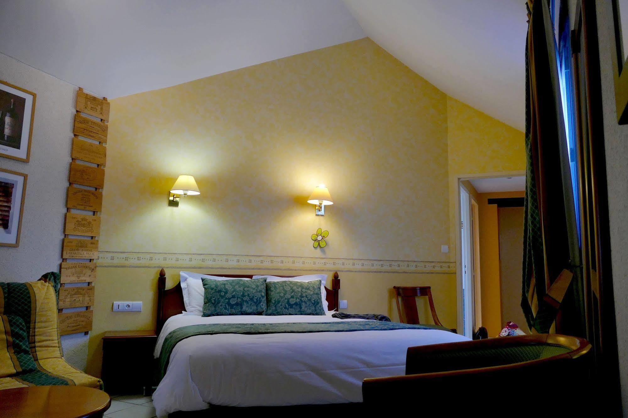 Logis Hotels Le Champalud Restaurant La Citadelle Oree-d'Anjou Екстериор снимка