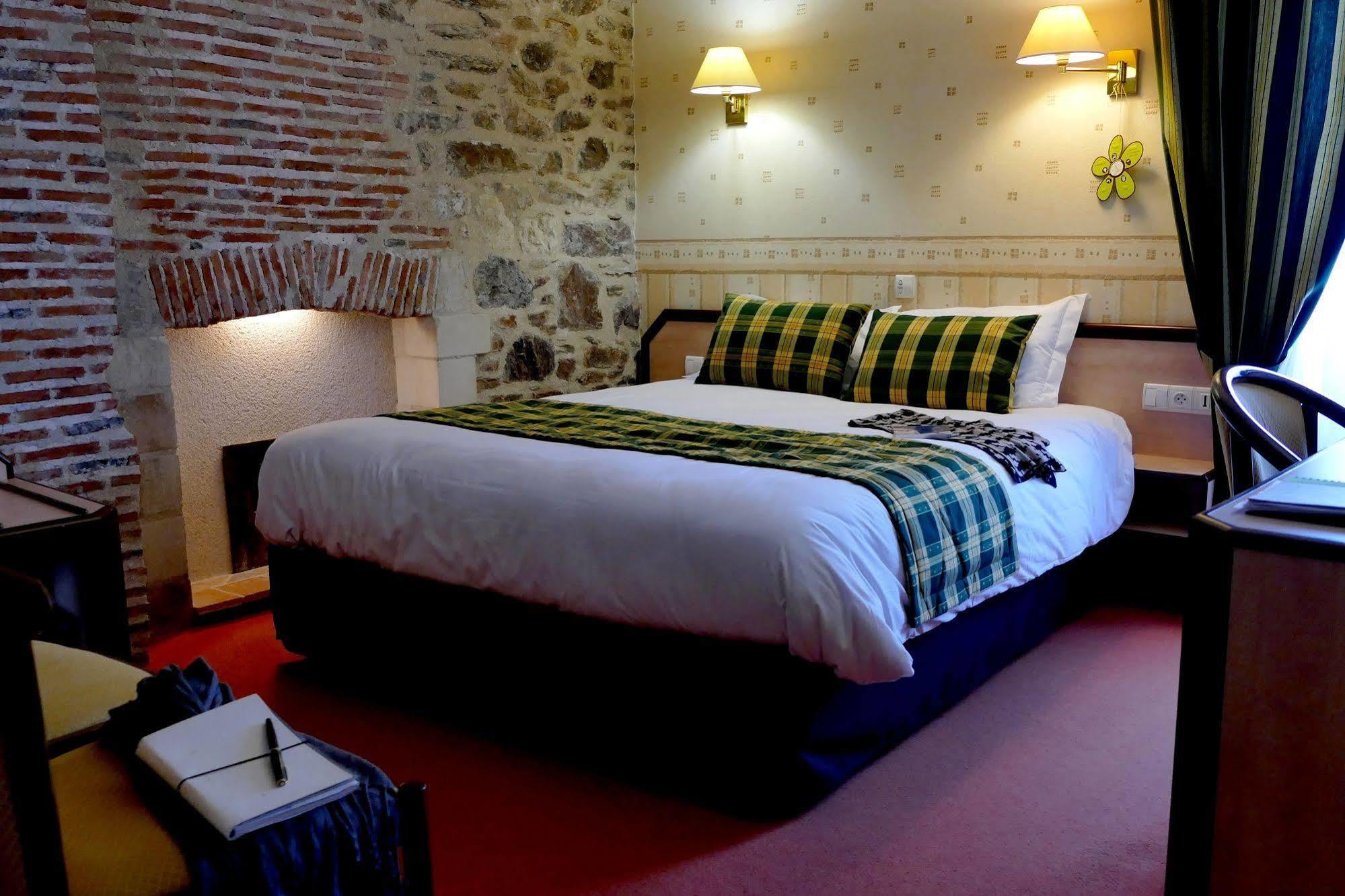 Logis Hotels Le Champalud Restaurant La Citadelle Oree-d'Anjou Екстериор снимка