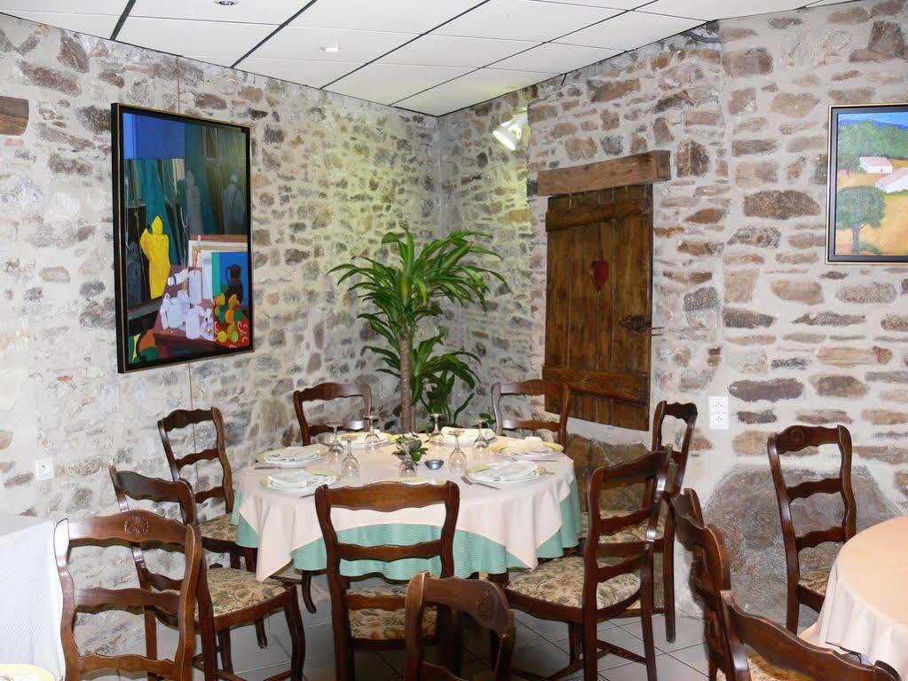 Logis Hotels Le Champalud Restaurant La Citadelle Oree-d'Anjou Екстериор снимка