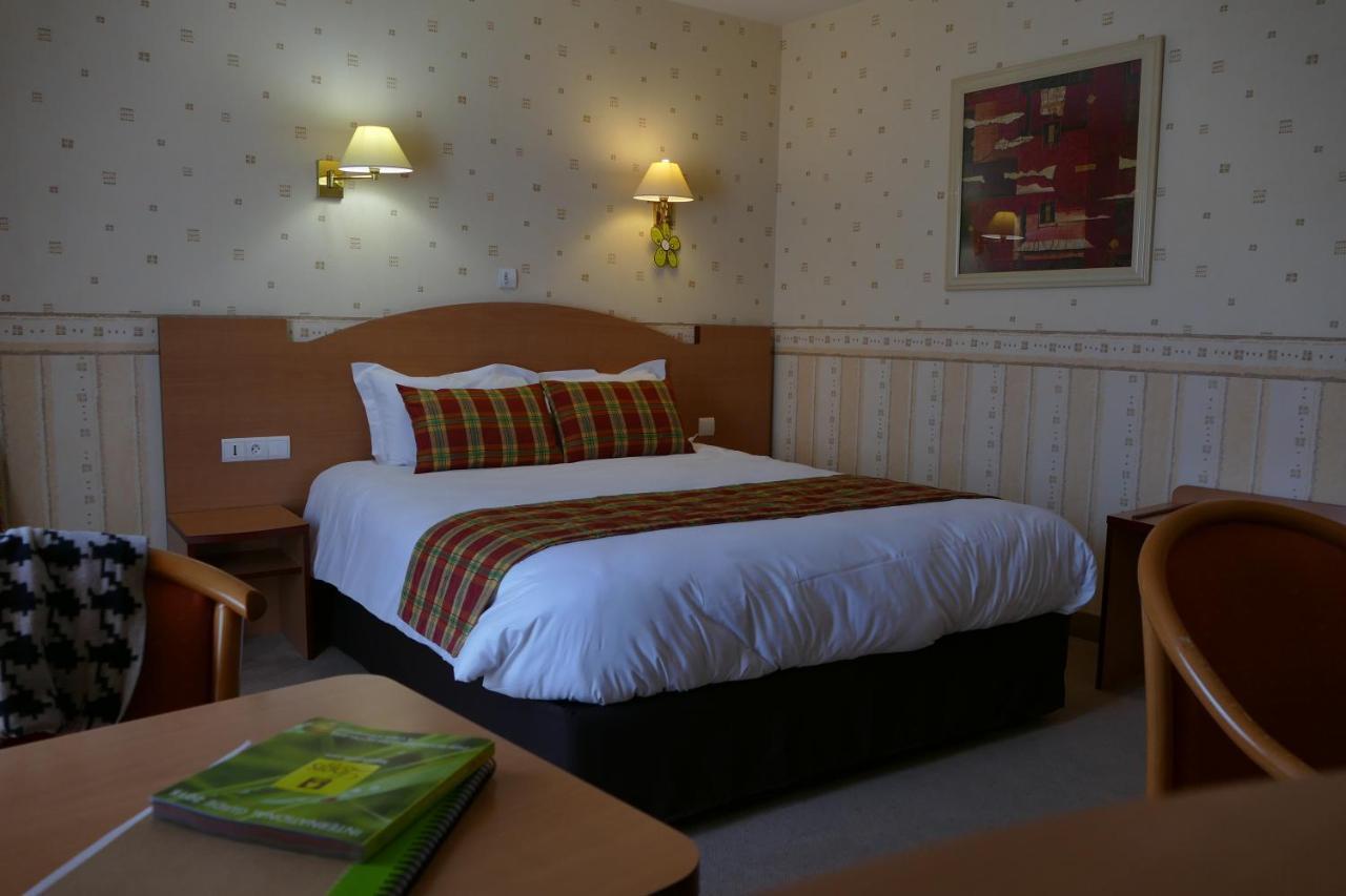 Logis Hotels Le Champalud Restaurant La Citadelle Oree-d'Anjou Екстериор снимка